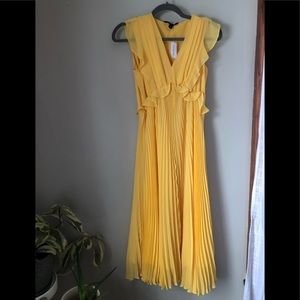 NWT Yellow midi pleat Banana Republic tea dress